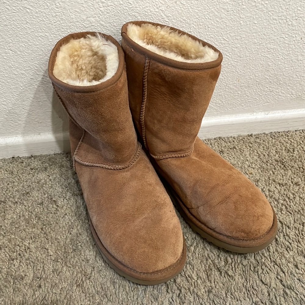 UGG Classic Short II•Winter Boots•Brown•Women's Size 8•S/N 1016223